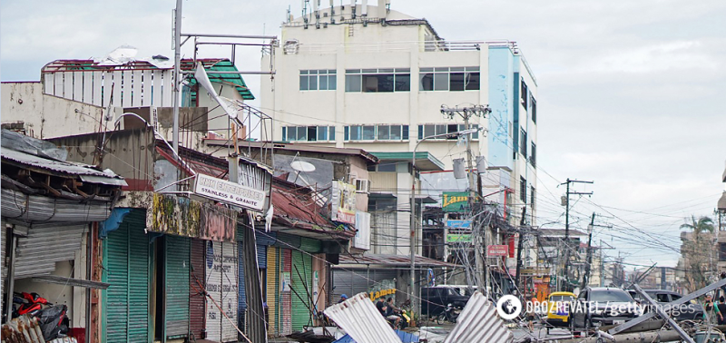 Филиппины накрыл мощный супертайфун ''Рэй'': погибли десятки человек. Фото и видео