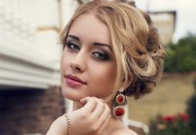 С чем носить сережки из натуральных камней?