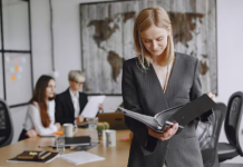 Корпоративный юрист: Ваш щит и меч в мире бизнеса